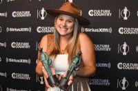 Sandrine Hébert a remporté les Willie Découverte de l’année et Prix du Public au dernier Gala Country